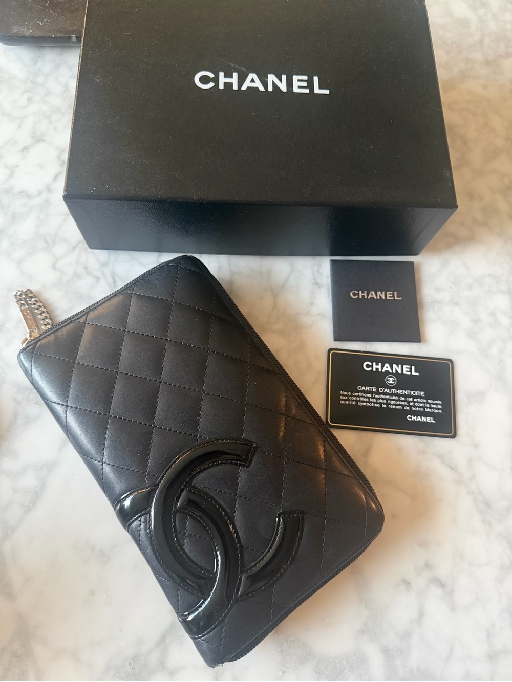 CHANEL authentic Black cambon lambskin quilted leather wallet